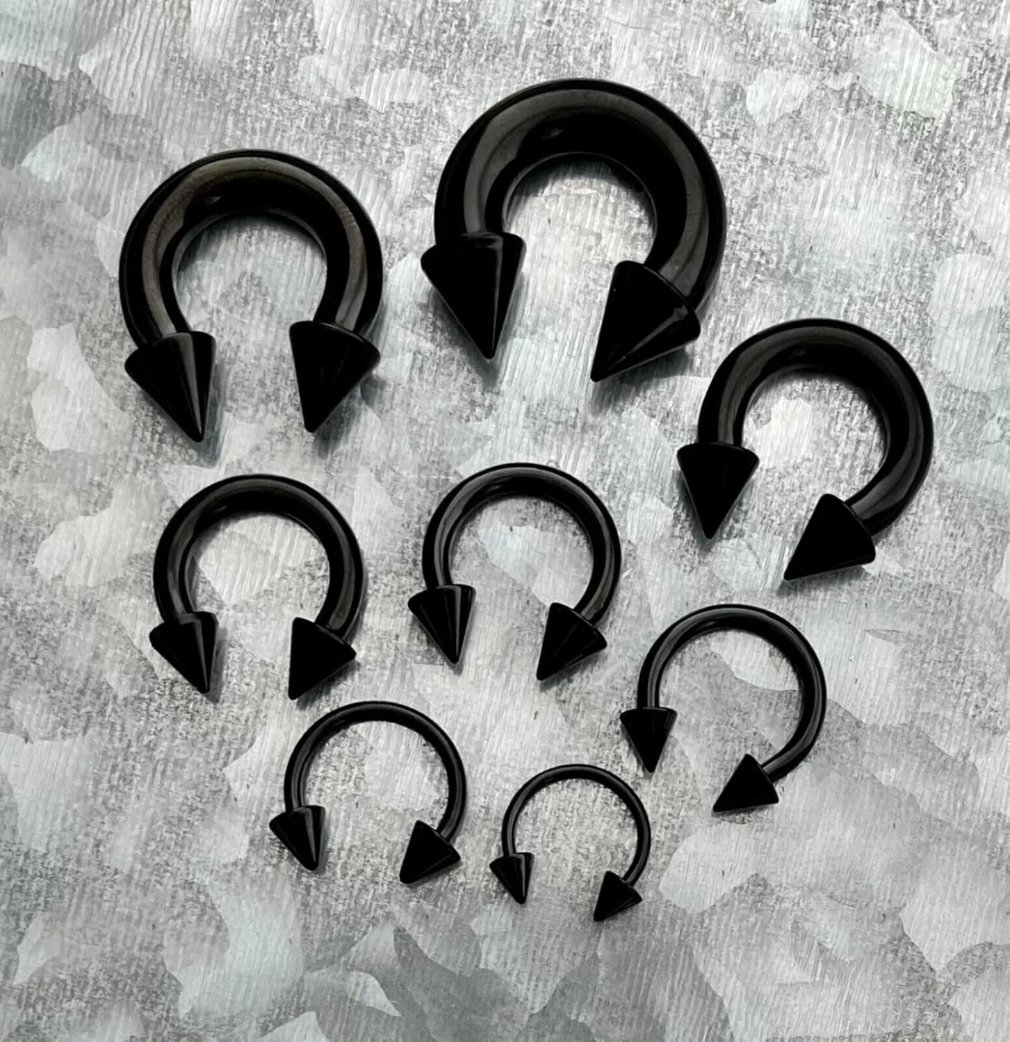 1 Piece Unique Titanium Spiked Circular Barbell Horseshoe Septum, Eyebrow, Nipple Ring - Body Jewelry
