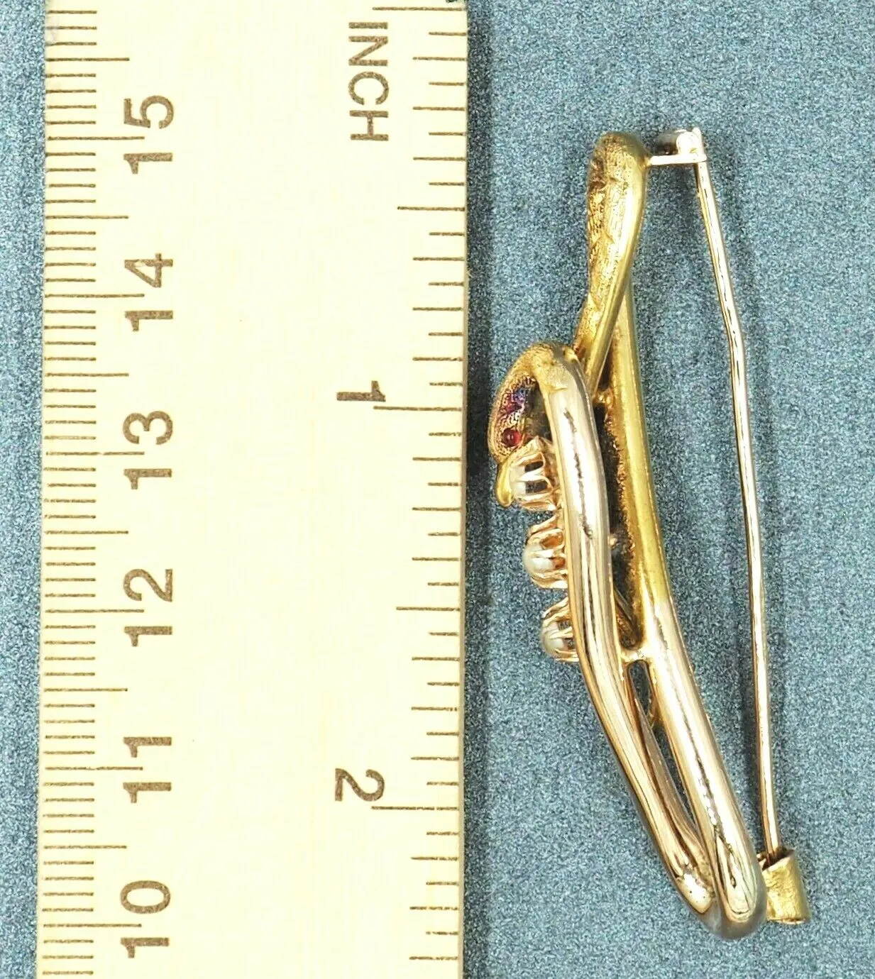 9ct Yellow Gold Pearl Snake Style Claw Set Brooch