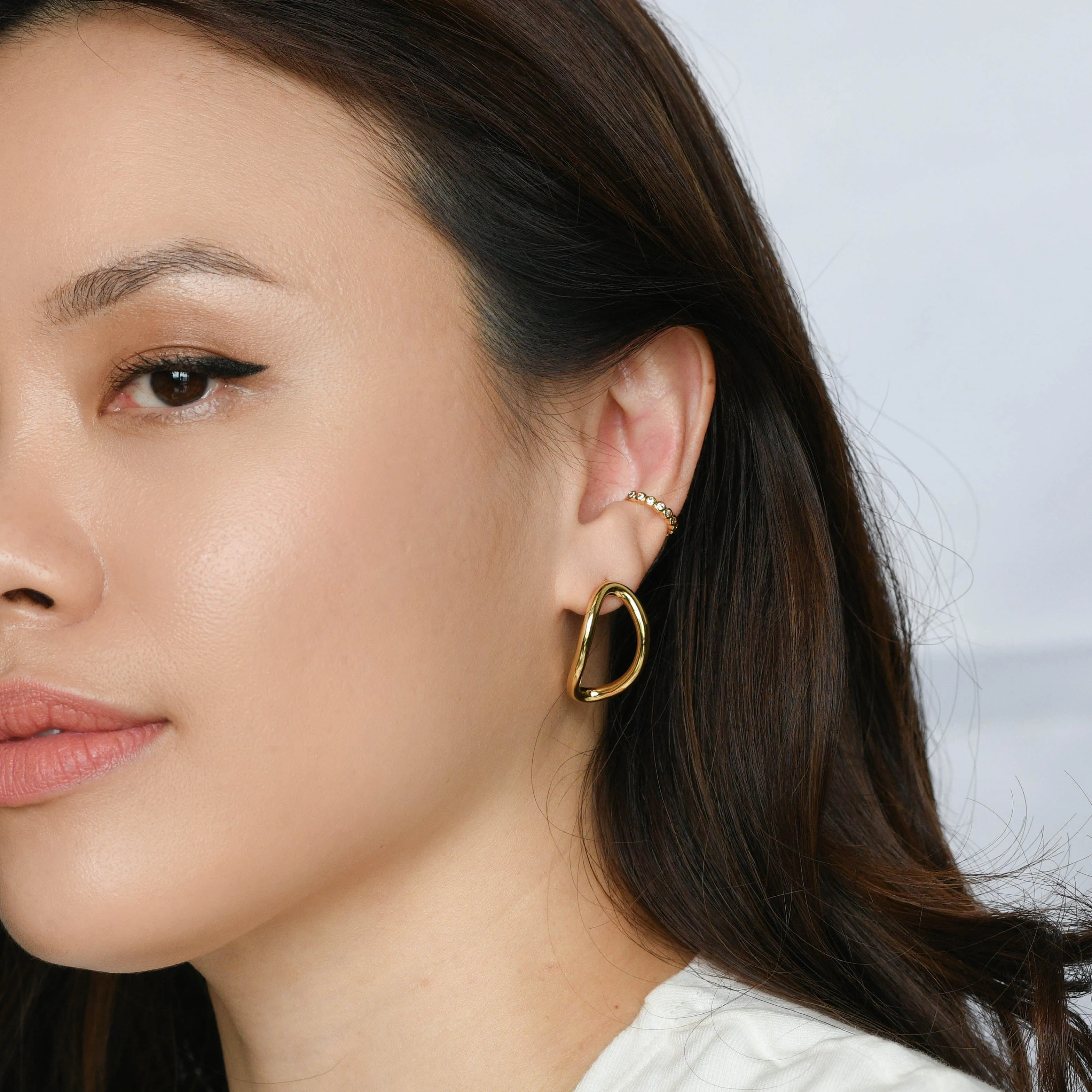 Aiko Hollow Studs | Gold