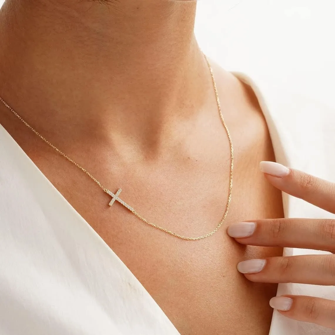 BERISO Cross Necklace 14K Gold/Silver Plated Double Cross Pendant Necklace Dainty Diamond Cross Charm Link Chain Choker Delicate Faith Jewelry Religious Gifts for Women Teen Girls Men Boys
