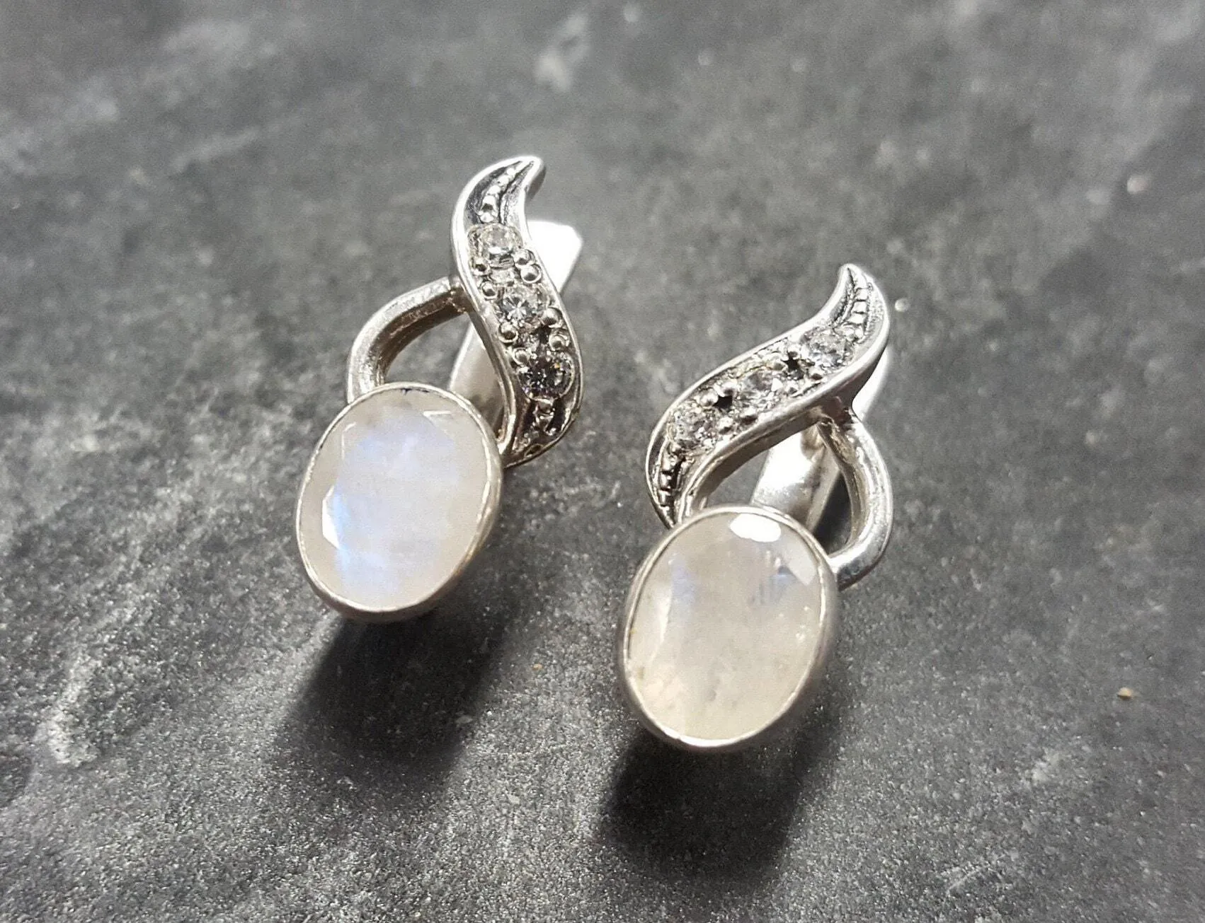 Classy Moonstone Earrings - Natural Rainbow Moonstone - Vintage Drop Earrings