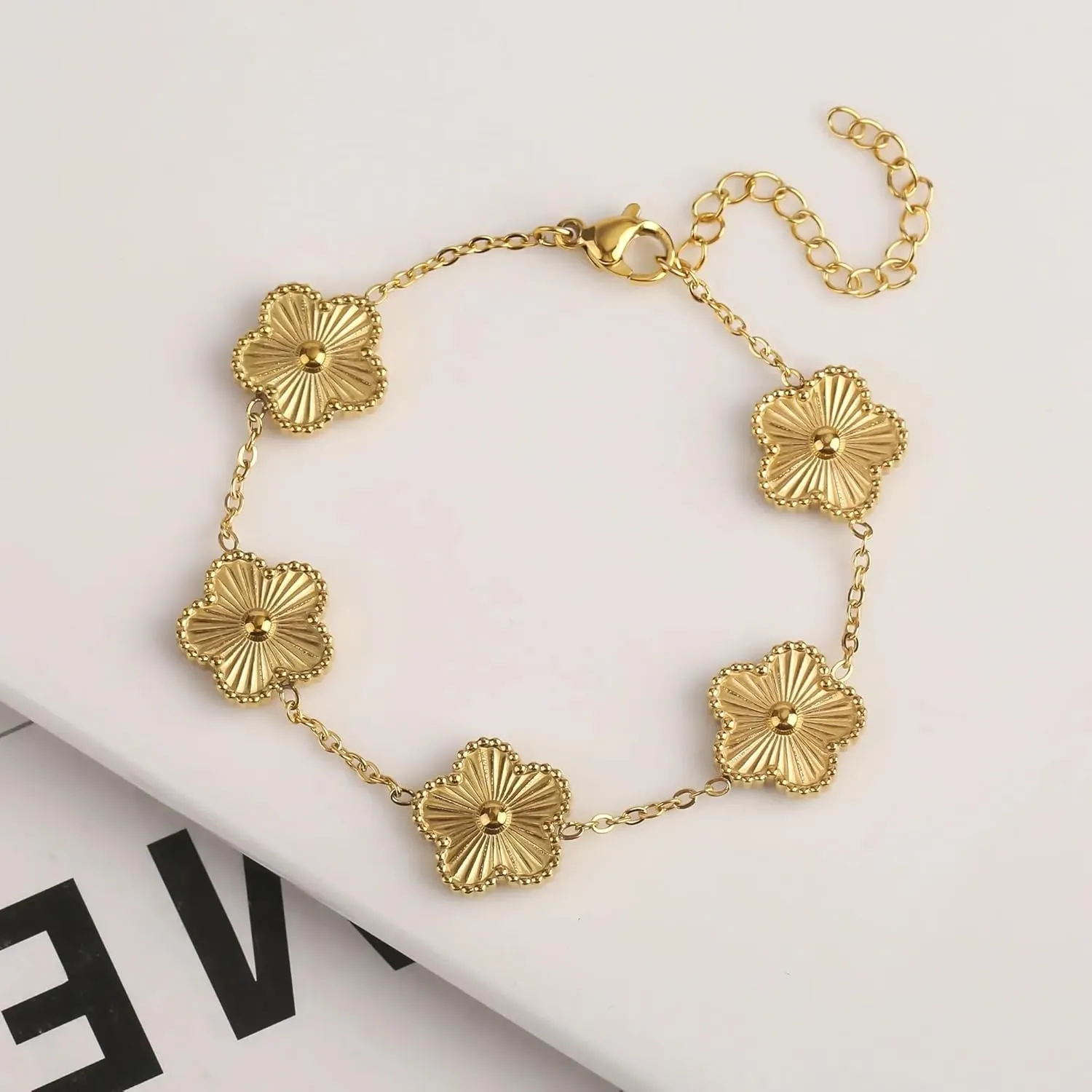 Clover Jewelry Set 18K Gold Plated Stainless Steel Necklace with Flower Design Four leaf clover for Women, Elegant Four Leaf Clover Necklace Floral Style Jewelry