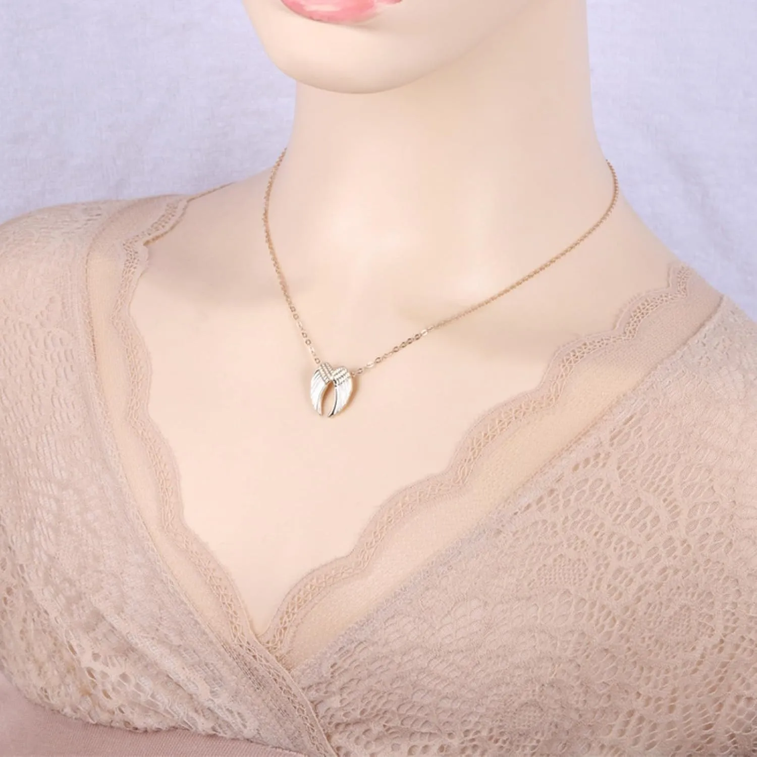 Dainty Angel Wings Pendant Necklace for Women,Minimalist Guardian Angel Charm Necklace with Gift Card Religious Faith Jewelry Gift