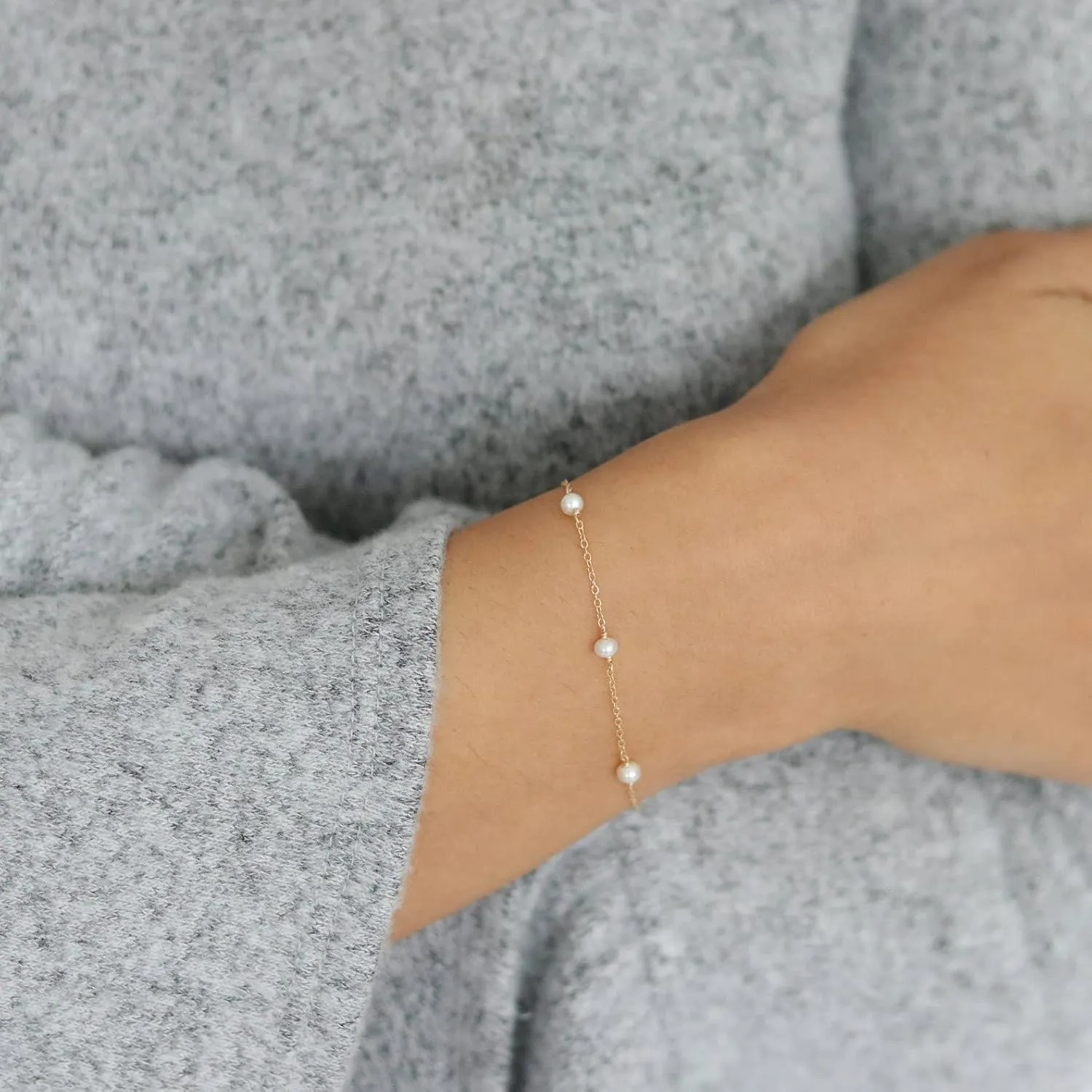 Dainty Pearl Choker Necklace 18K Gold Plated Adjustable Pearl Beaded Chain Necklace Bridesmaid Wedding Jewelry for Women