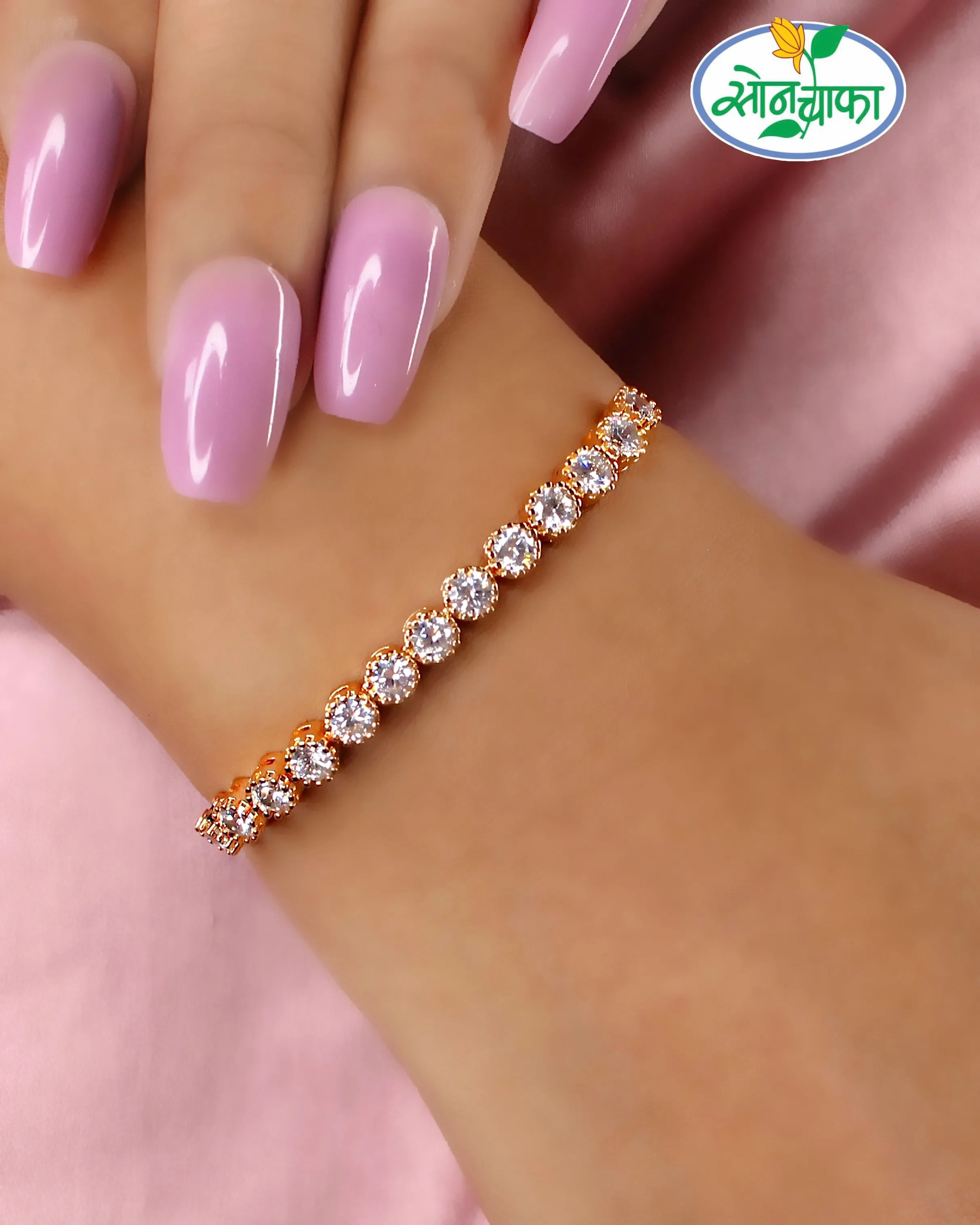 DELICATE CHARM DIAMOND BRACELET