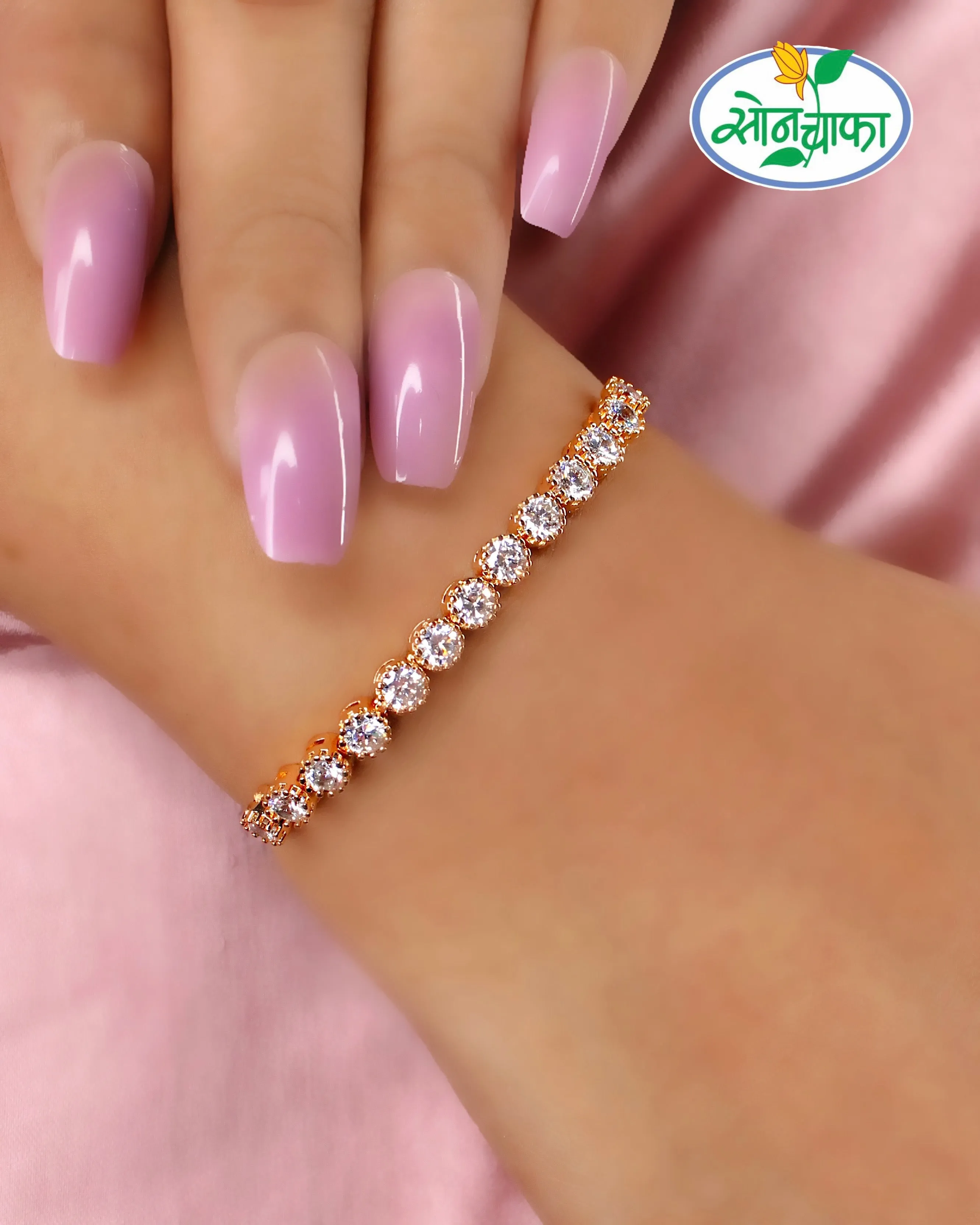DELICATE CHARM DIAMOND BRACELET