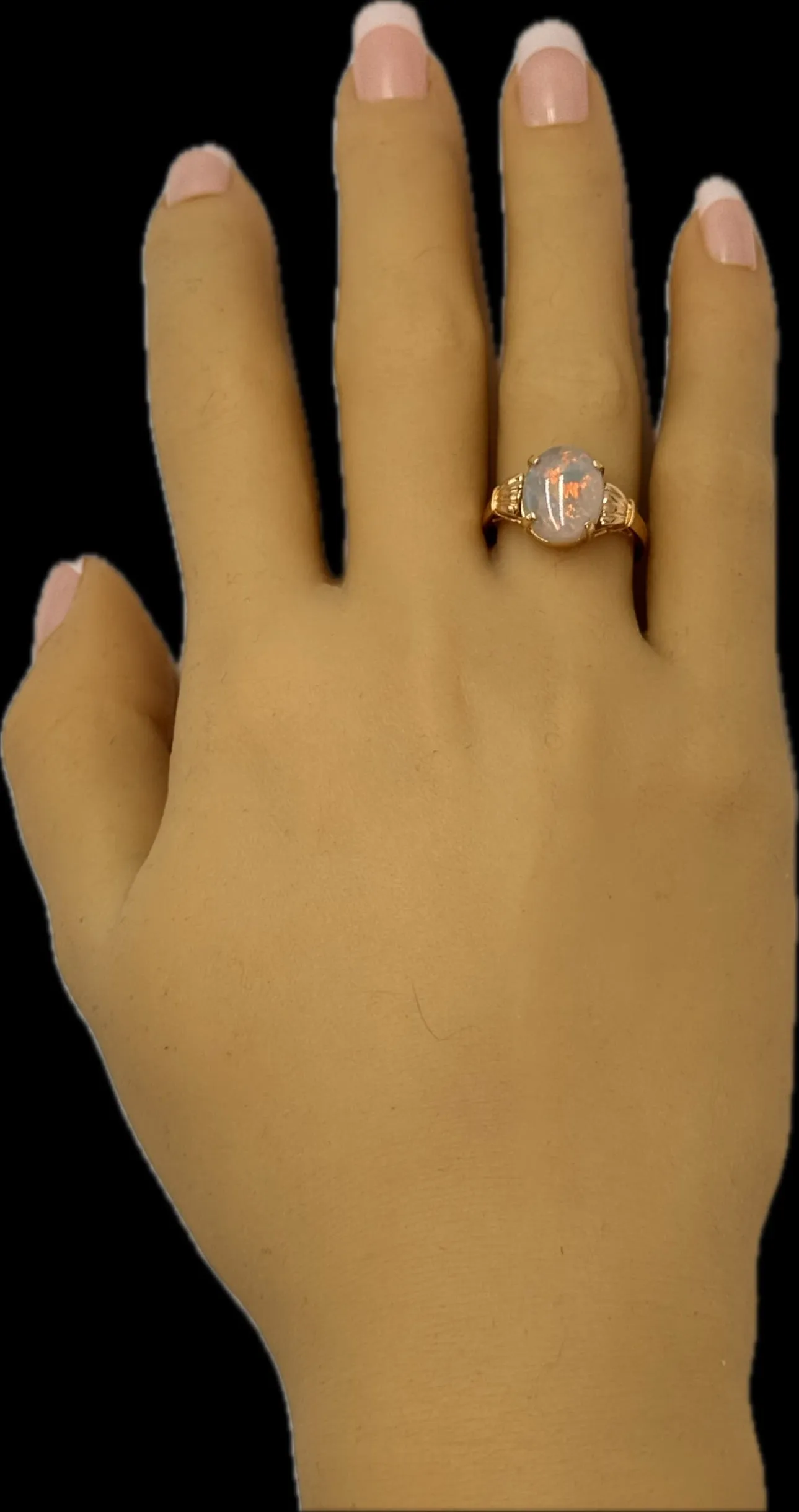 Elegant 14K Yellow Gold Opal Ring - Radiant and Refined