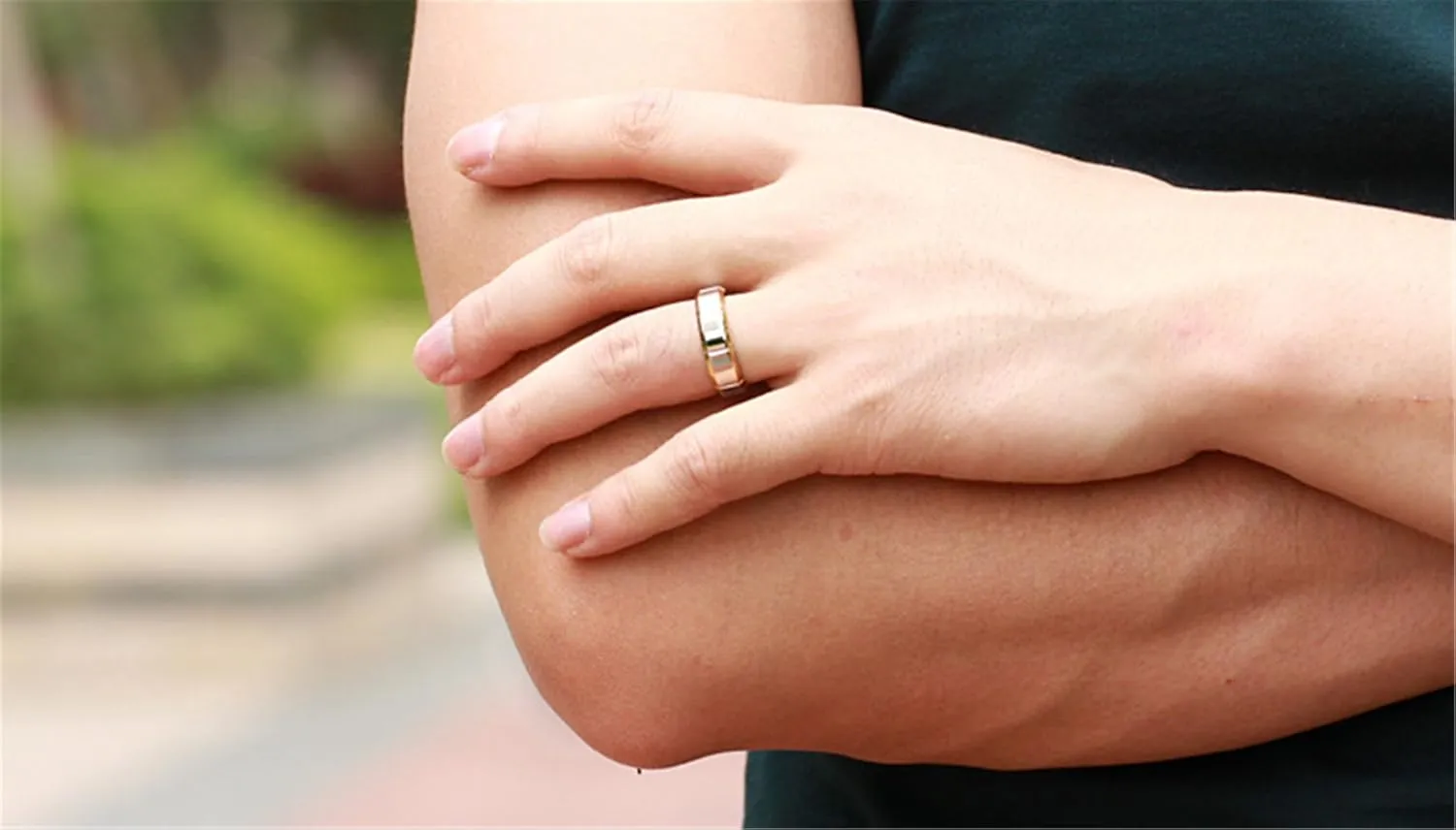 Fashion Month Mens Womens Gold Stainless Steel Channel Set Couple Silver Ring Engagement Wedding Promise Grooved Band