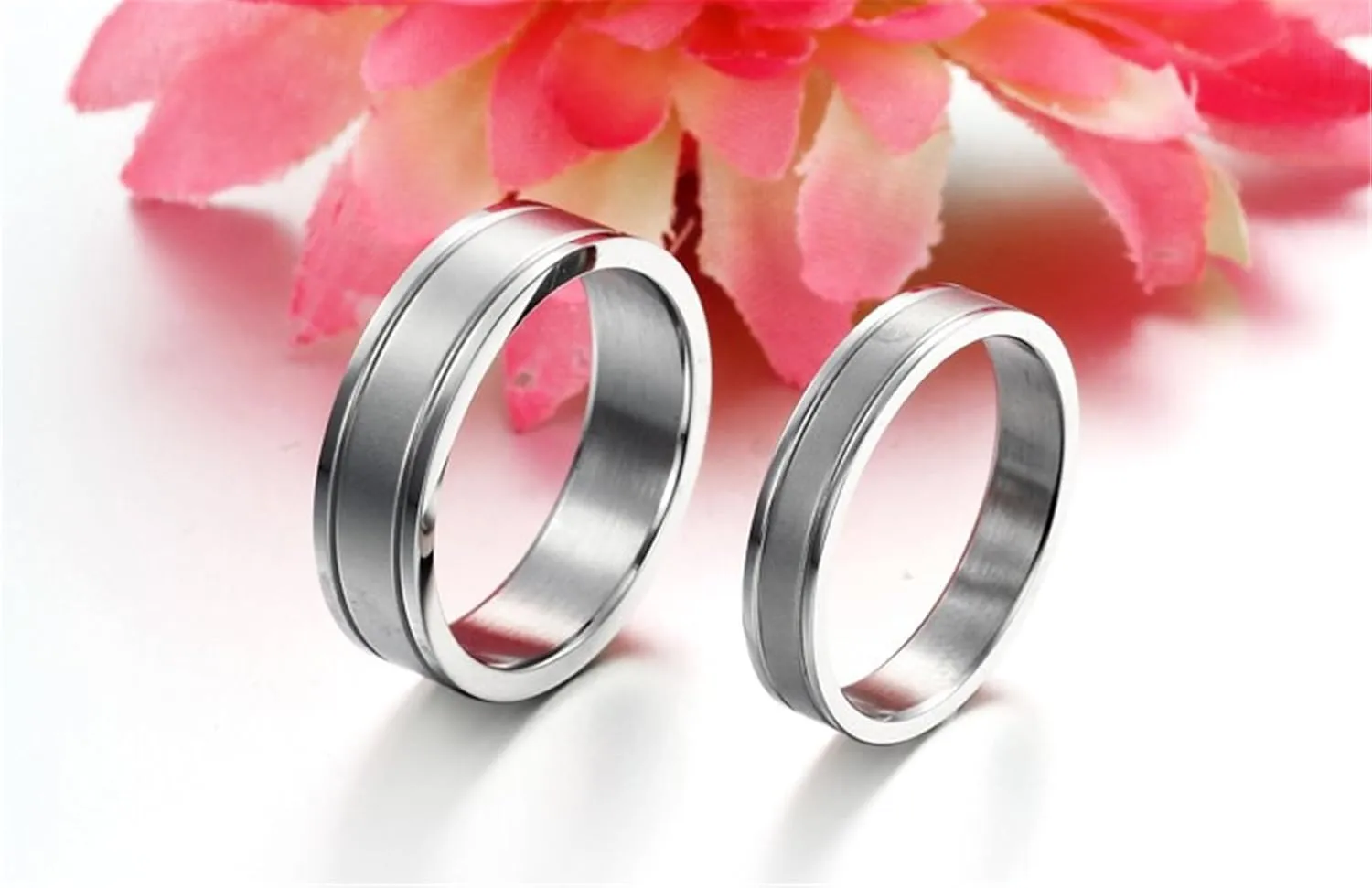 Fashion Month Mens Womens Sample Style Stainless Steel White Gold Ring Couple Engagement Wedding Silver Grooved Band
