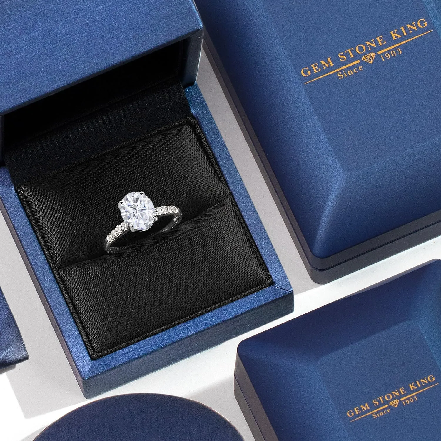 Gem Stone King 10K White Gold White Moissanite and Lab Grown Diamond Engagement Ring For Women | 2.30 Cttw | Oval 9X7MM | Gemstone Birthstone | Available in Size 5,6,7,8,9