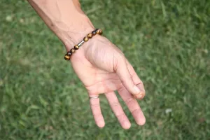 Gemstone Beaded Healing Crystal Yellow Tiger Eye Mens Bracelet for Protection Motivation Fashion Accessory Bracelet For Women Feng Shui Energy Jewelry