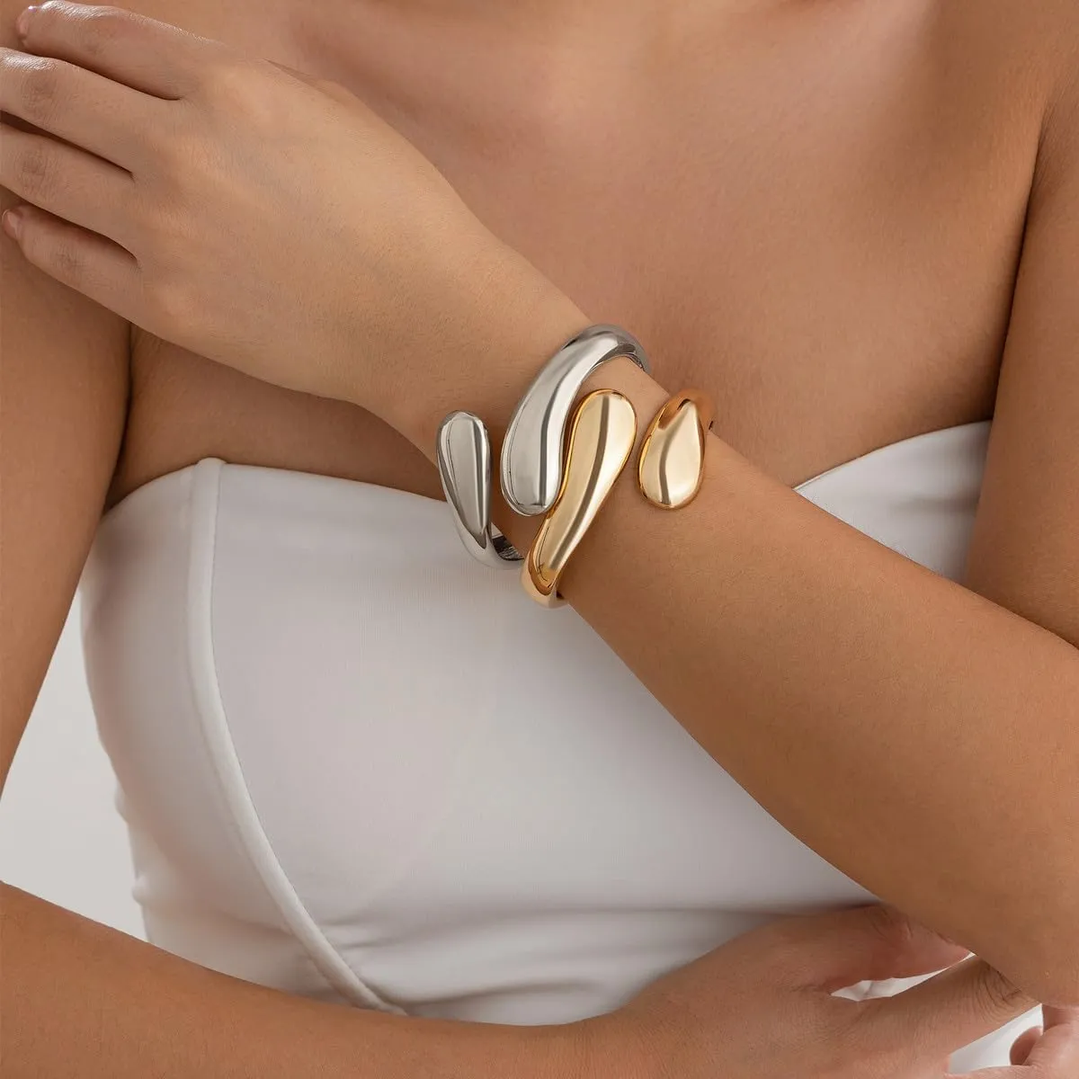 Gold Bangle Bracelets for Women Trendy Minimalist Chunky Cuff Statement Bracelet Stack 18K Gold Plated Thick Arm Cuffs Bangles Fashion Cute Jewelry