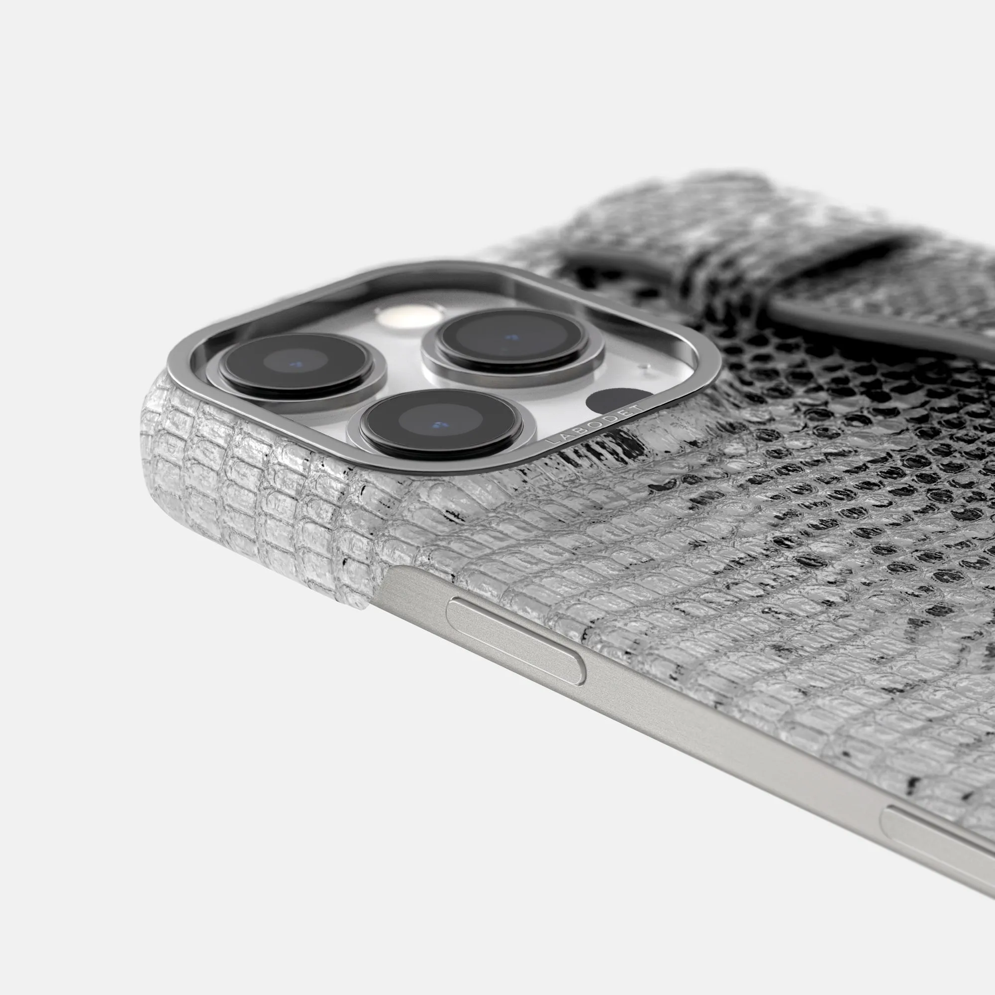 Handle Case For iPhone 16 Pro In Himalayan Lizard