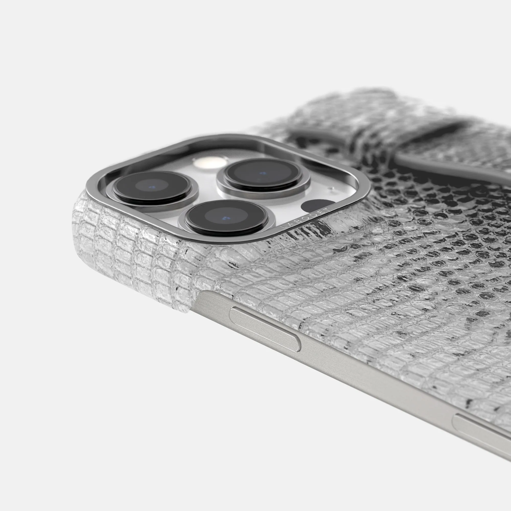 Handle Case For iPhone 16 Pro In Himalayan Lizard