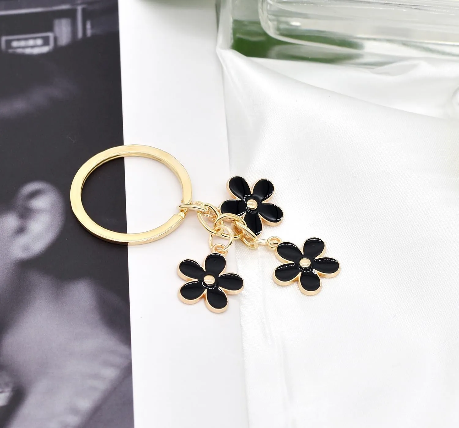 HOSBY 3 Pcs Keychains for Women, Cute Classy Bag Charm Flowers Key Chain Car Key Ring Pendant for Purse Handbag Bags Decor