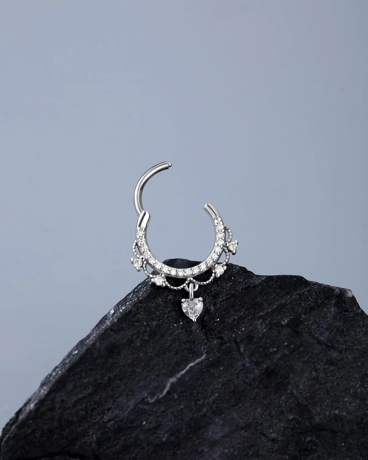 Jewseen 16g Cartilage Hoop Earrings Heart Dangle Septum Rings Septum Jewelry Cubic Zirconia Septum Hoop for Women Men