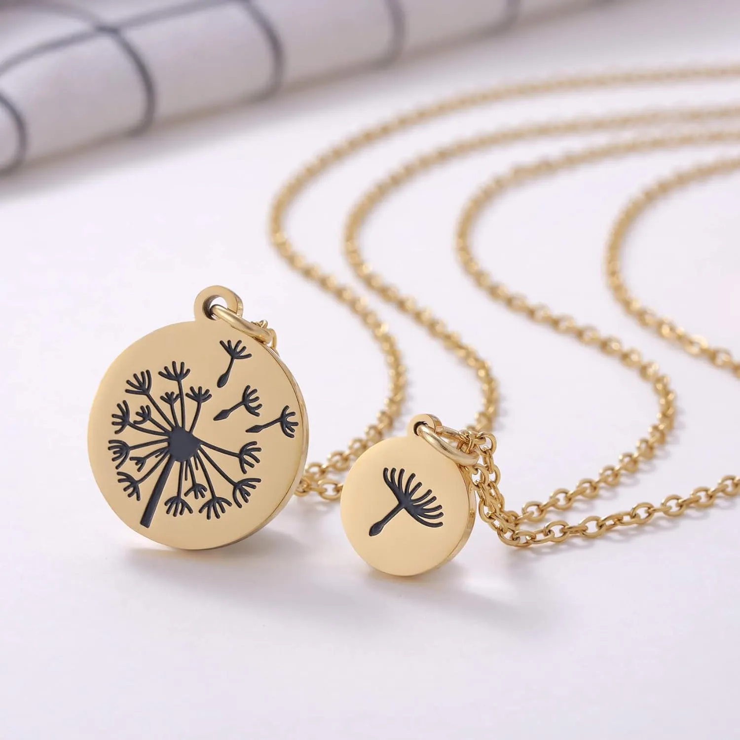 Kvekstio Mother Daughter Gift - Set of 2 Dandelion Necklace Jewelry, Mom Daughter Relationship Dandelion Charm Necklace Gift