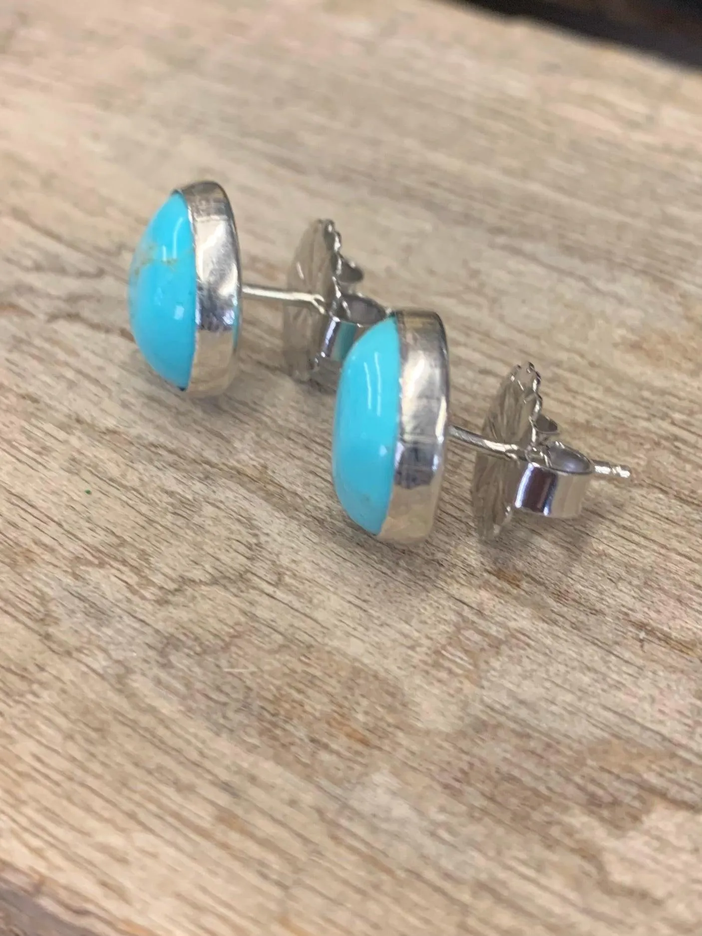 Laura Ingalls Women's Turquoise Stud Earrings E-318