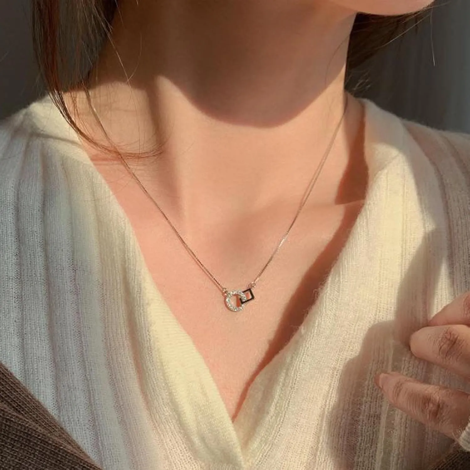 Round Square Interlocking Necklace Shiny Cubic Zirconia Circle Pendant Necklace Silver Geometry Round Square Necklace Chain Jewelry Gifts for Women Teen Girls