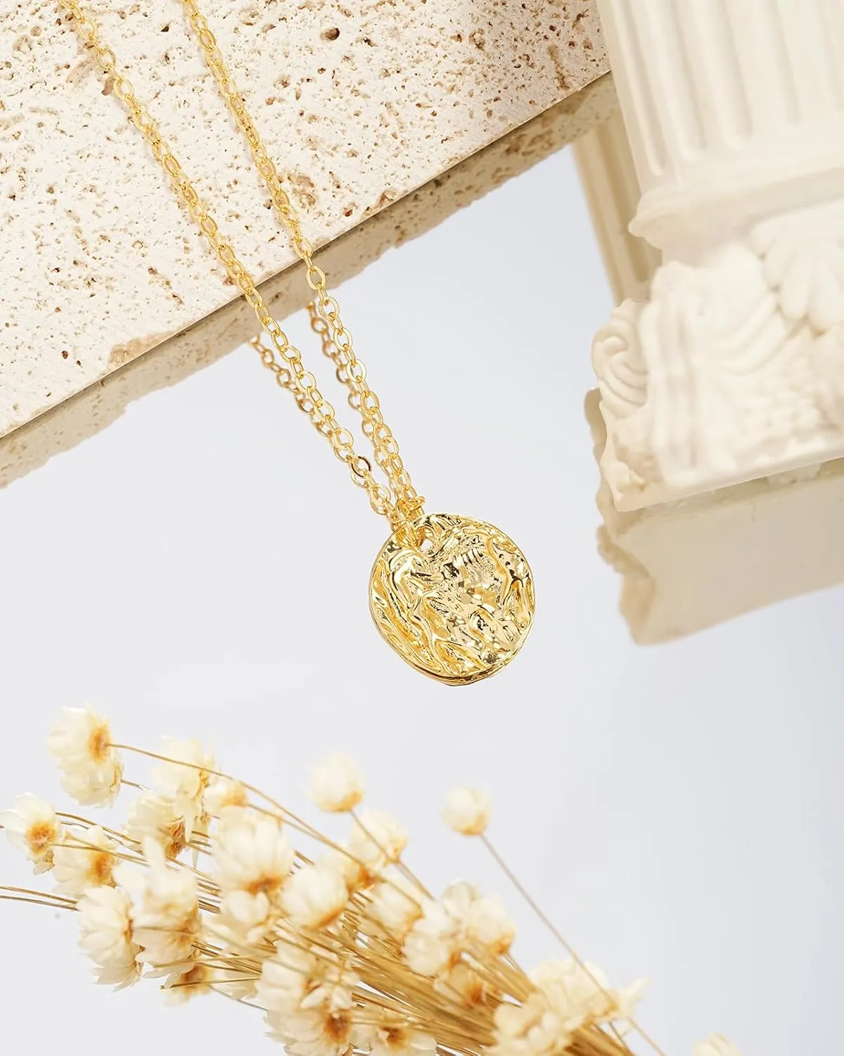 Star Necklace with 4 Color Cubic Zirconia,Unique Star Jewelry,Fashion Gold Star Charm Pendant Gold Necklaces Chain for Women,18K Gold Plated Tiny Choker Necklace for Women Valentines Gift