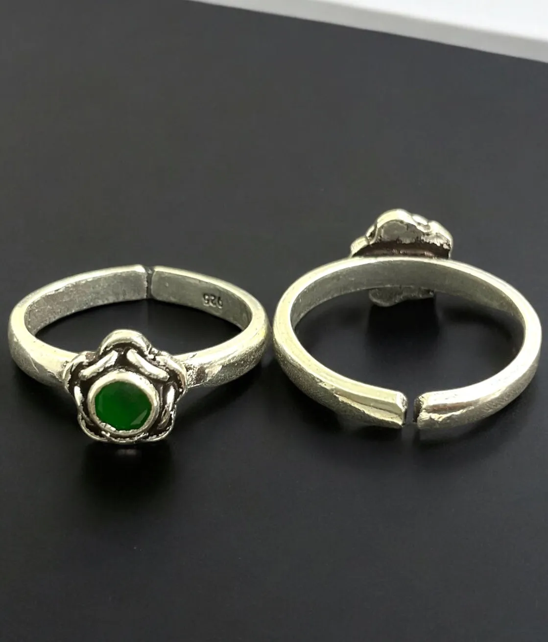 The Aakara Silver Gemstone Toe-Rings (Green)
