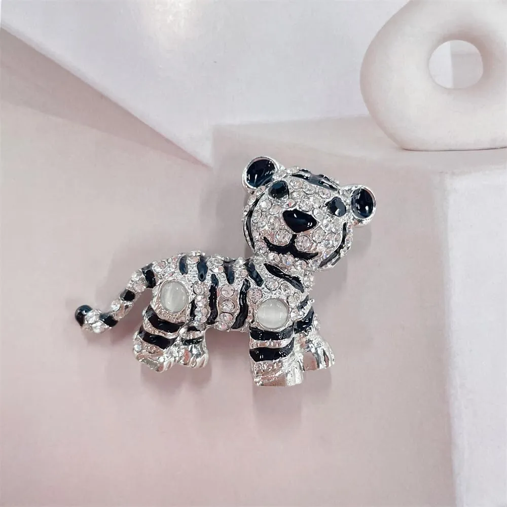 Tiger Rhinestones Brooch Pin for Women Men Girls Cute Unique Animal Crystal Lapel Pins for Dresses Suit Fashion Jewelry
