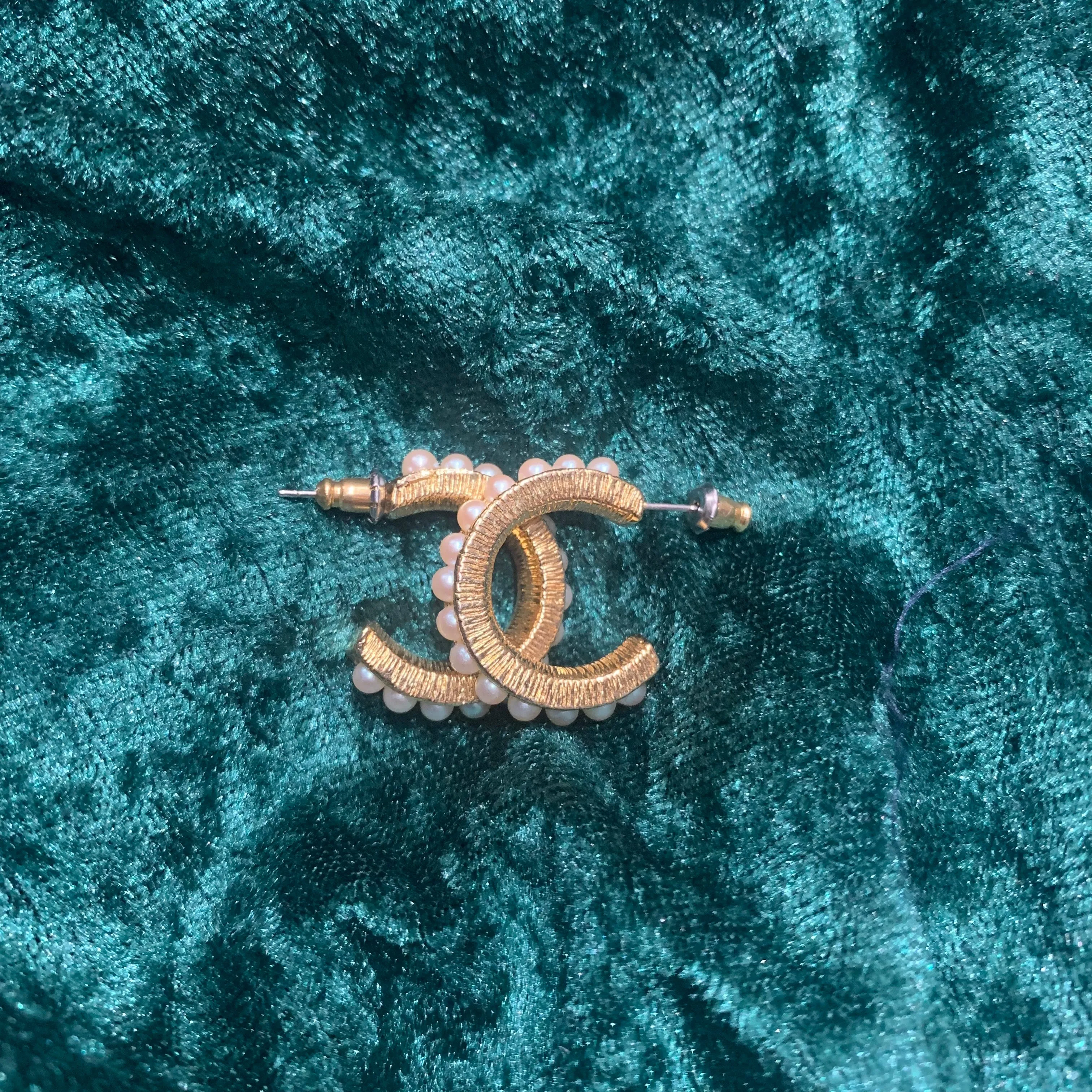 Vintage seed pearl hoop earrings