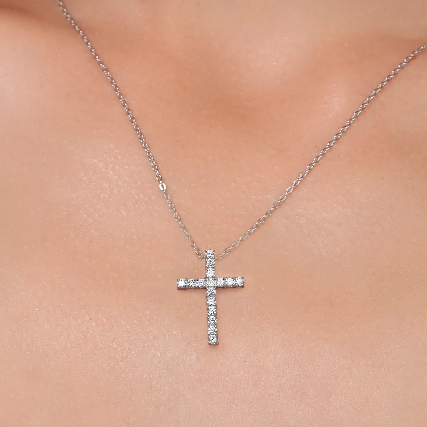 White Lab Grown Diamond Cross Pendant Necklace | 0.50-1.00 Cttw | 925 Sterling Silver | Jesus Christian Religious Crucifix Pendant for Women | DEF Color | VVS-VS Clarity | With 18 Inch Chain